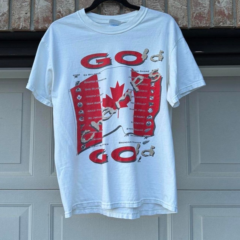 WHITE M & O "GO CHAMPS GO"‎ GRAPHIC TEE